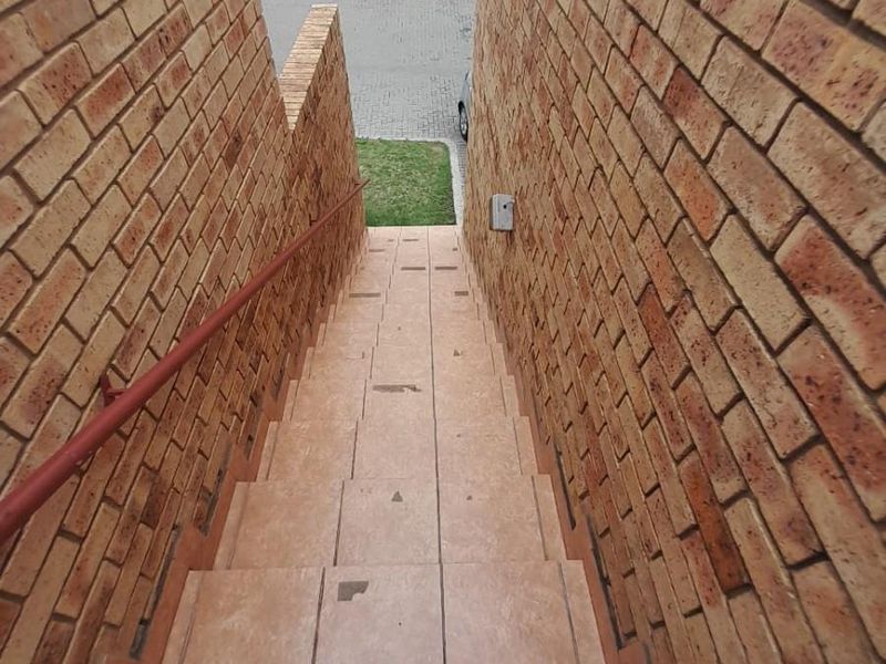 Townhouse For Sale in The Reeds, Centurion - Photo 10