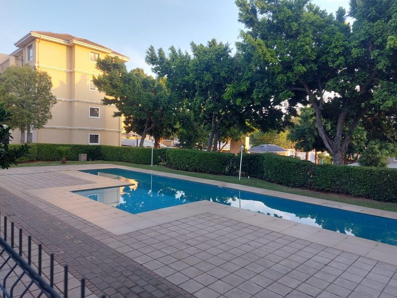 Apartment For Sale in Johannesburg - Photo 4