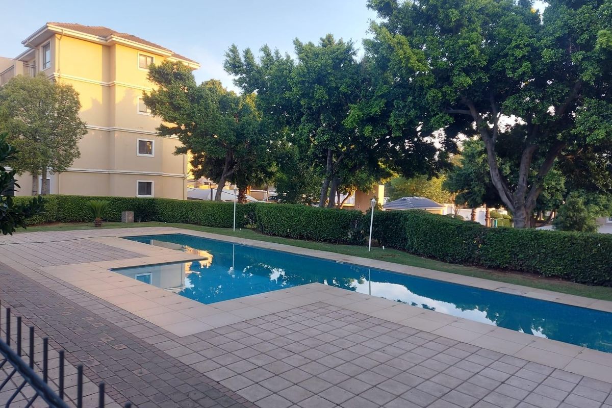 Apartment For Sale in Johannesburg - Photo 4