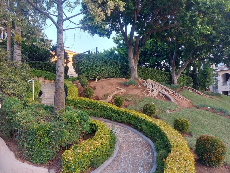 Apartment For Sale in Johannesburg - Photo 3