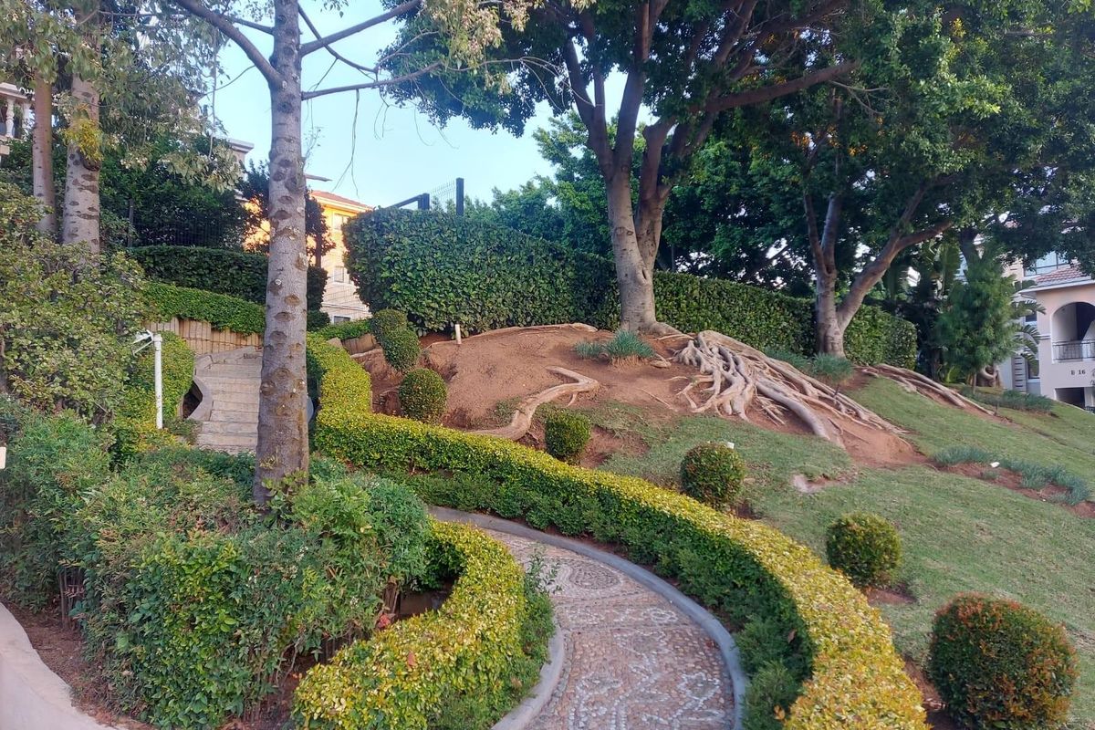 Apartment For Sale in Johannesburg - Photo 3