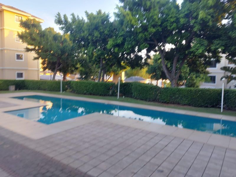 Apartment For Sale in Johannesburg - Photo 5