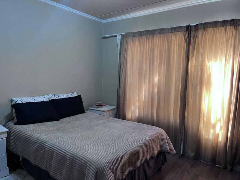 Apartment For Sale in Johannesburg - Photo 9