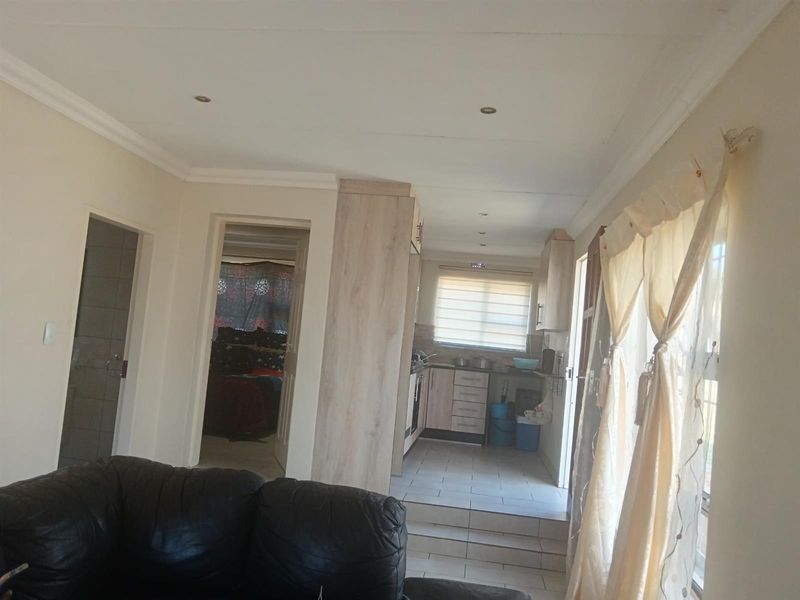 House For Sale in Strubensvallei, Roodepoort - Photo 5