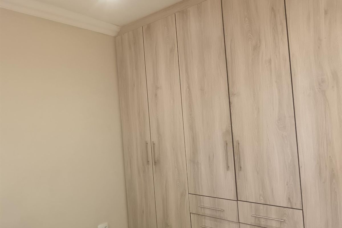 House For Sale in Strubensvallei, Roodepoort - Photo 2