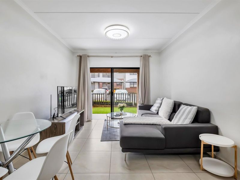 Two Bedroom Ground Floor Apartment - Photo 6