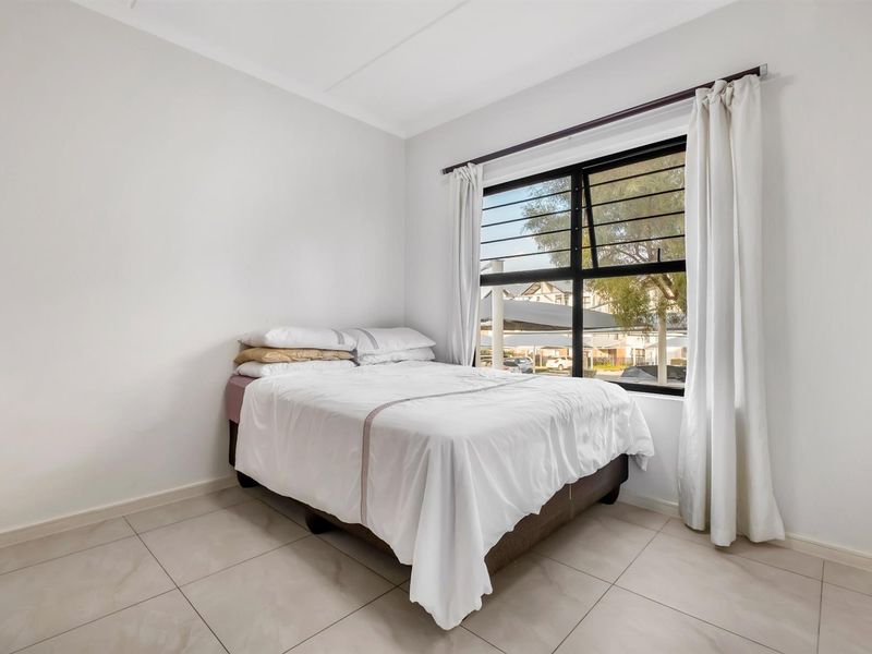 Two Bedroom Ground Floor Apartment - Photo 7