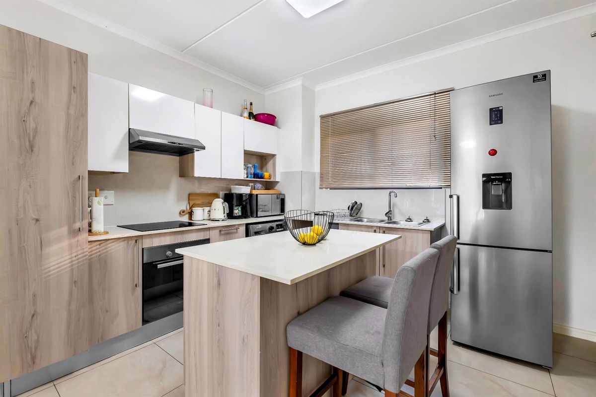 Two Bedroom Ground Floor Apartment - Photo 5