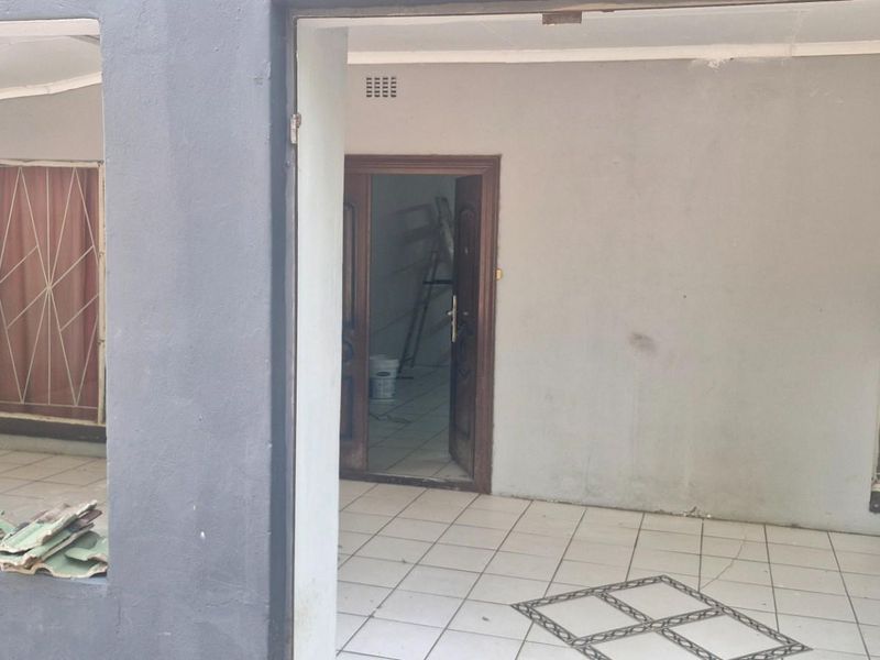 House For Sale in Stilfontein North West - Photo 2