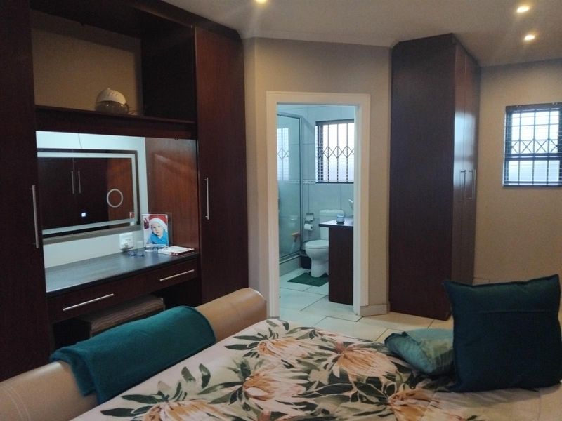 House For Sale in Vanes Estate, Uitenhage - Photo 10