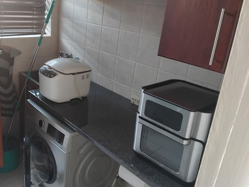 House For Sale in Vanes Estate, Uitenhage - Photo 7