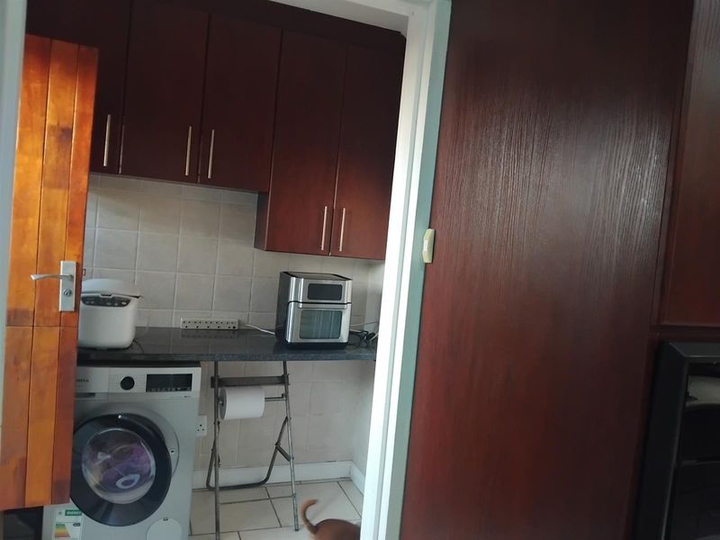 House For Sale in Vanes Estate, Uitenhage - Photo 5