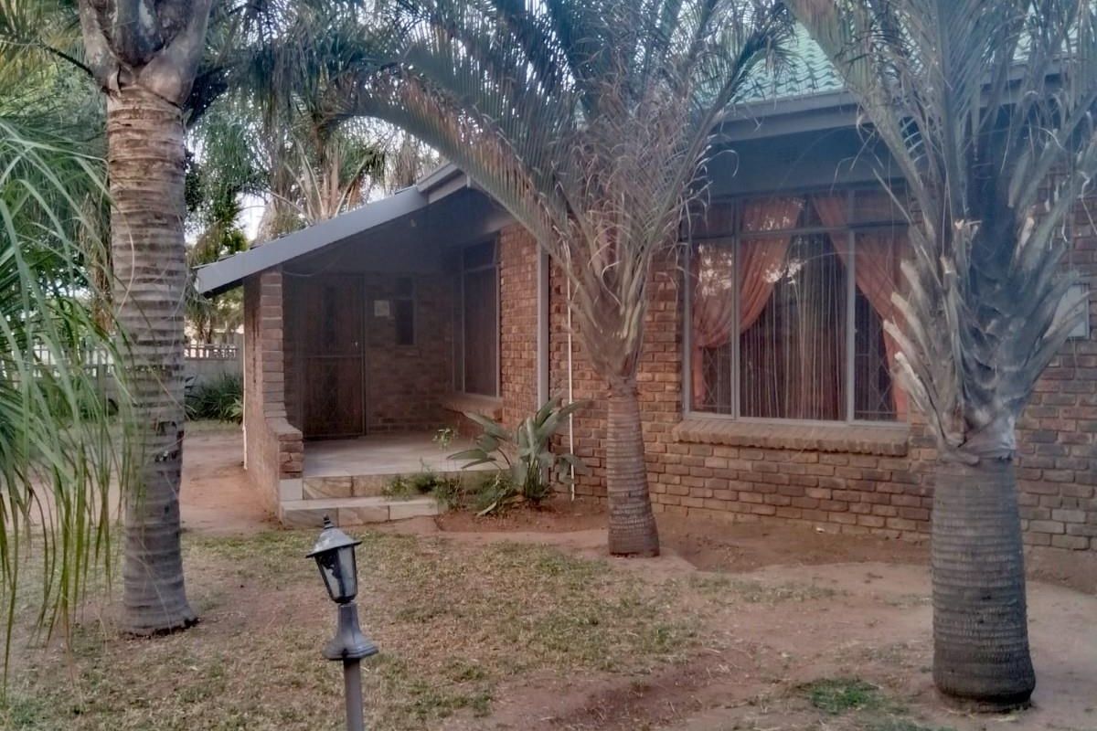 House For Sale in Del Judor Witbank ext 4 - Photo 3