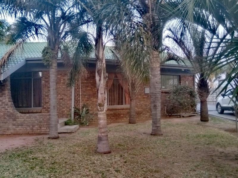 House For Sale in Del Judor Witbank ext 4 - Photo 2