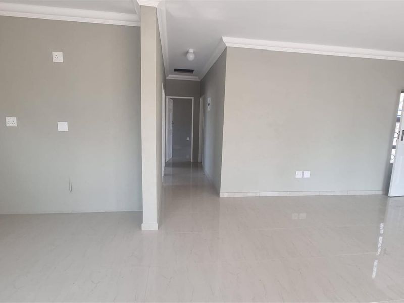 House For Sale in Kamagugu, Nelspruit - Photo 6