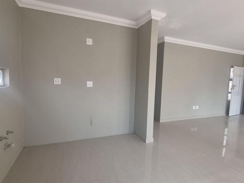 House For Sale in Kamagugu, Nelspruit - Photo 3