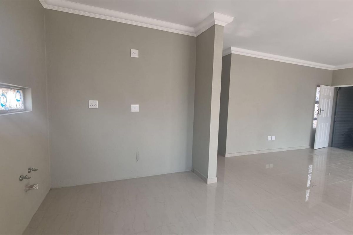 House For Sale in Kamagugu, Nelspruit - Photo 3