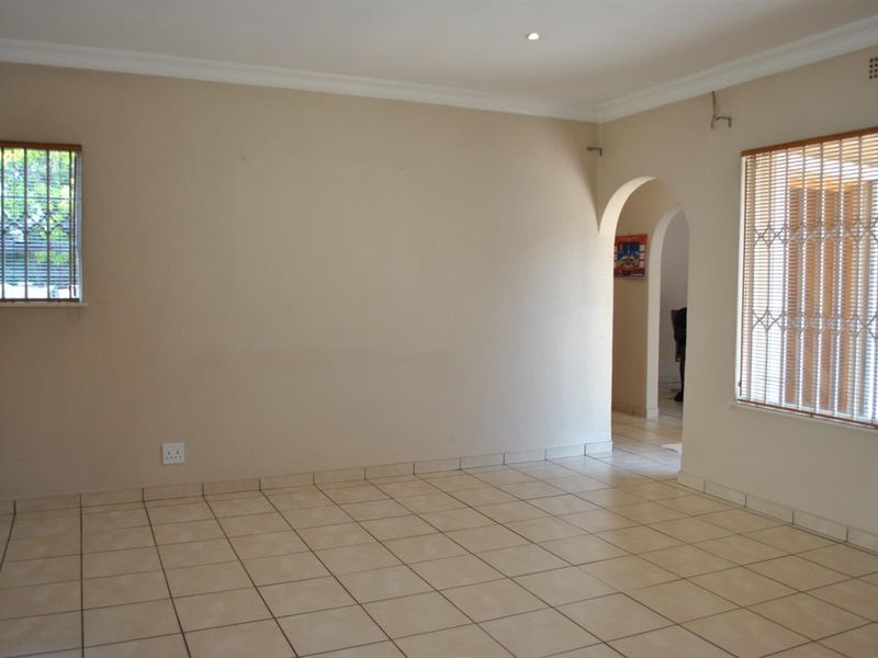Reduced - Beautiful House To Rent in Sunward Park, Boksburg - Photo 5