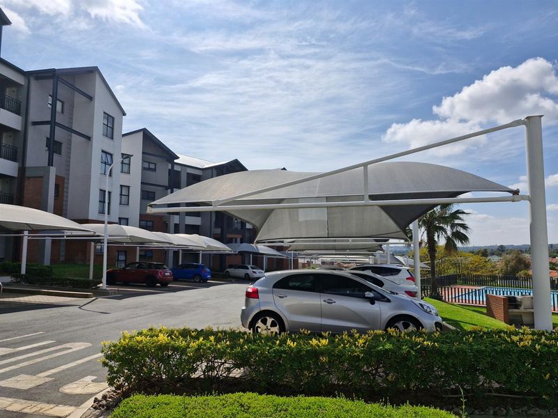 Stylish, Luxurious apartment ready to move in and enjoy - Photo 2