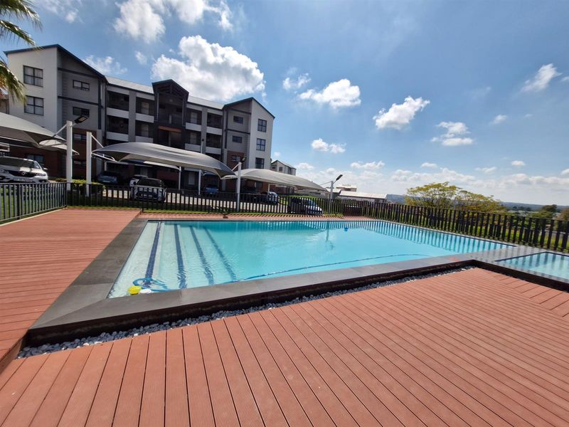 Stylish, Luxurious apartment ready to move in and enjoy - Photo 8