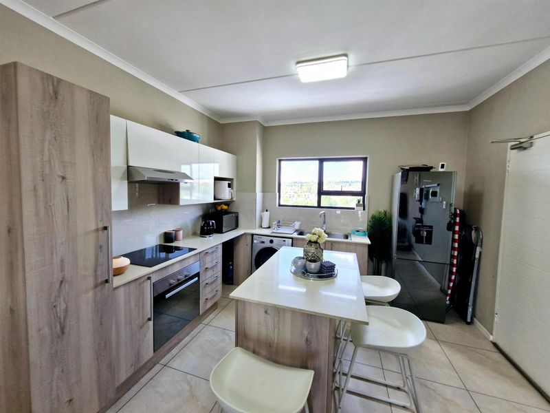 Stylish, Luxurious apartment ready to move in and enjoy - Photo 4