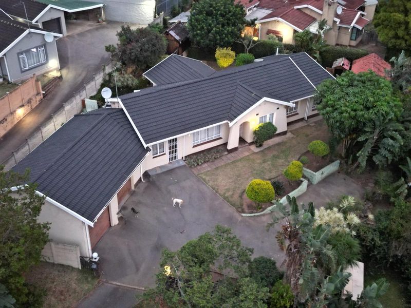 4 Bedroom House For Sale in New Germany, KwaZulu Natal - Photo 2