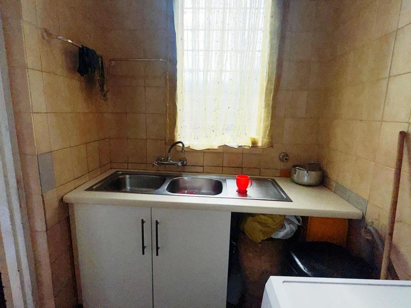 House To Rent in  Kensington South Johannesburg - Photo 8