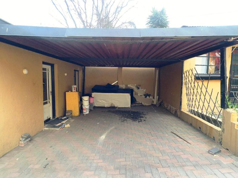 House To Rent in  Kensington South Johannesburg - Photo 2