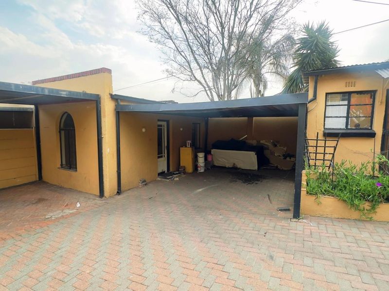 House To Rent in  Kensington South Johannesburg - Photo 4