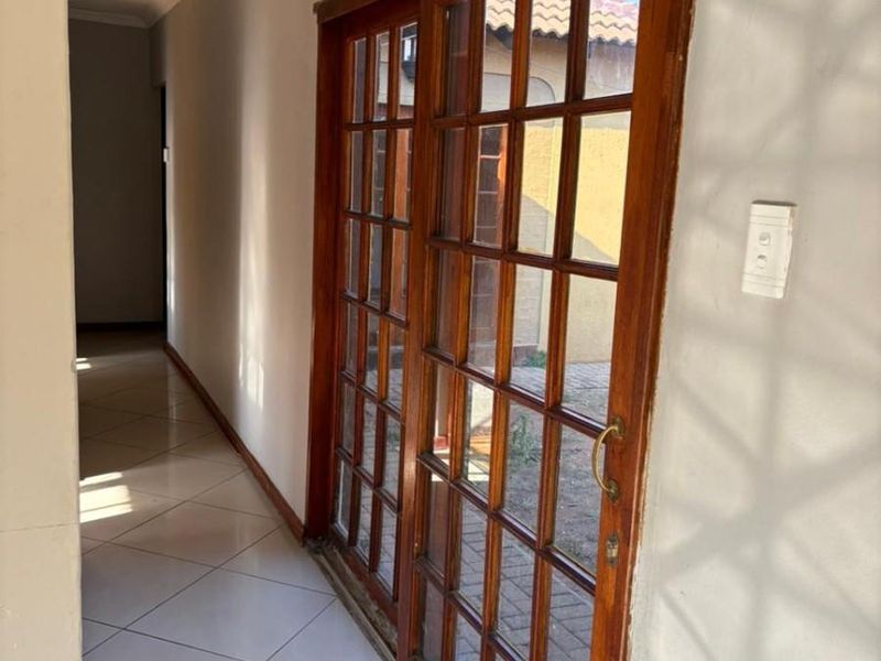 Three Bedroom Townhouse For Sale in Bendor, Polokwane - Photo 8