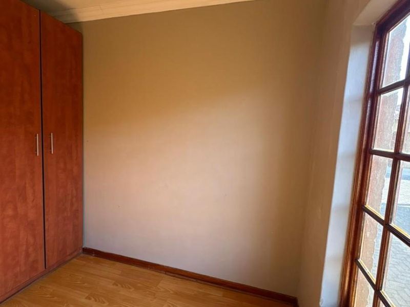 Three Bedroom Townhouse For Sale in Bendor, Polokwane - Photo 5