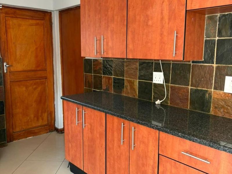 Three Bedroom Townhouse For Sale in Bendor, Polokwane - Photo 2
