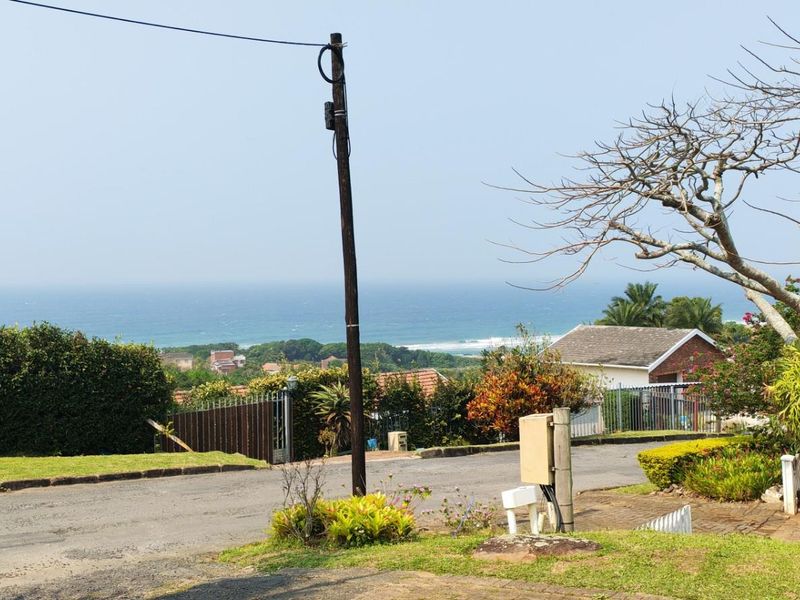 Accent on views!  3 bedroom house with flat in Ramsgate, Margate, KwaZulu Natal - Photo 2
