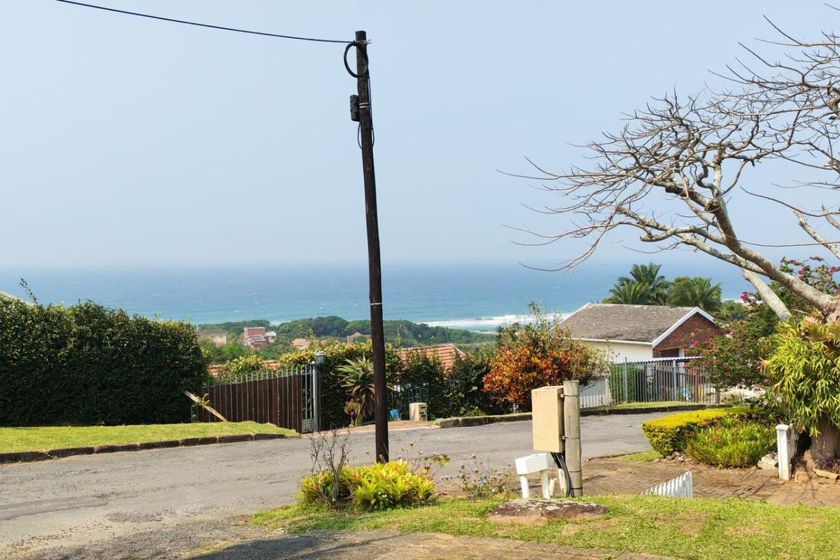 Accent on views!  3 bedroom house with flat in Ramsgate, Margate, KwaZulu Natal - Photo 2