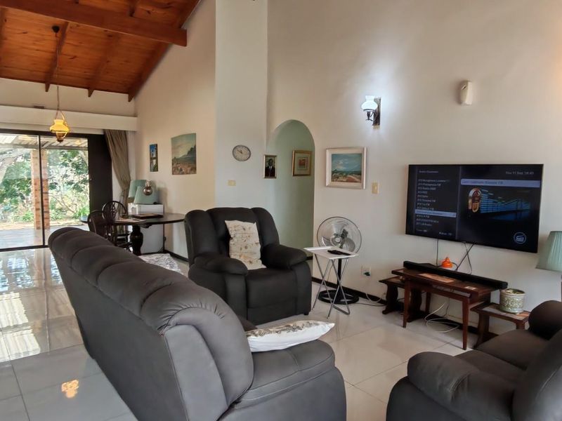 Accent on views!  3 bedroom house with flat in Ramsgate, Margate, KwaZulu Natal - Photo 5