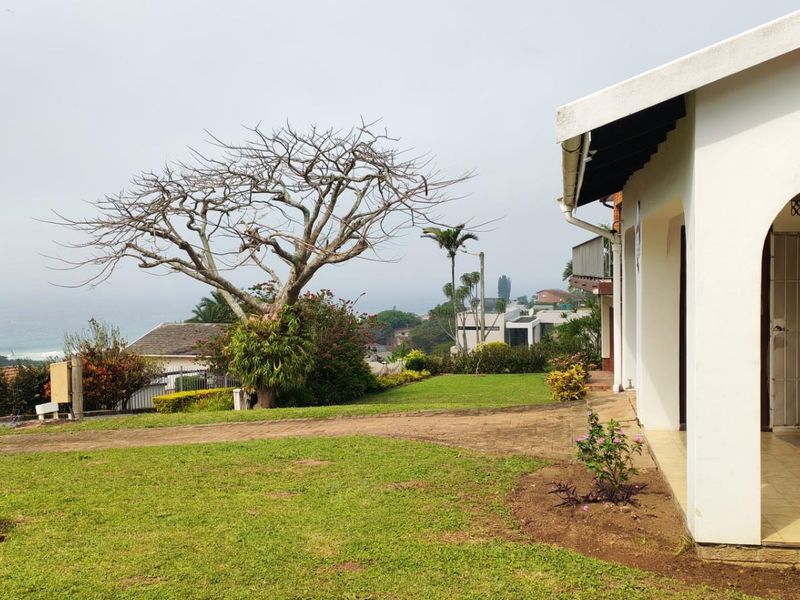 Accent on views!  3 bedroom house with flat in Ramsgate, Margate, KwaZulu Natal - Photo 4