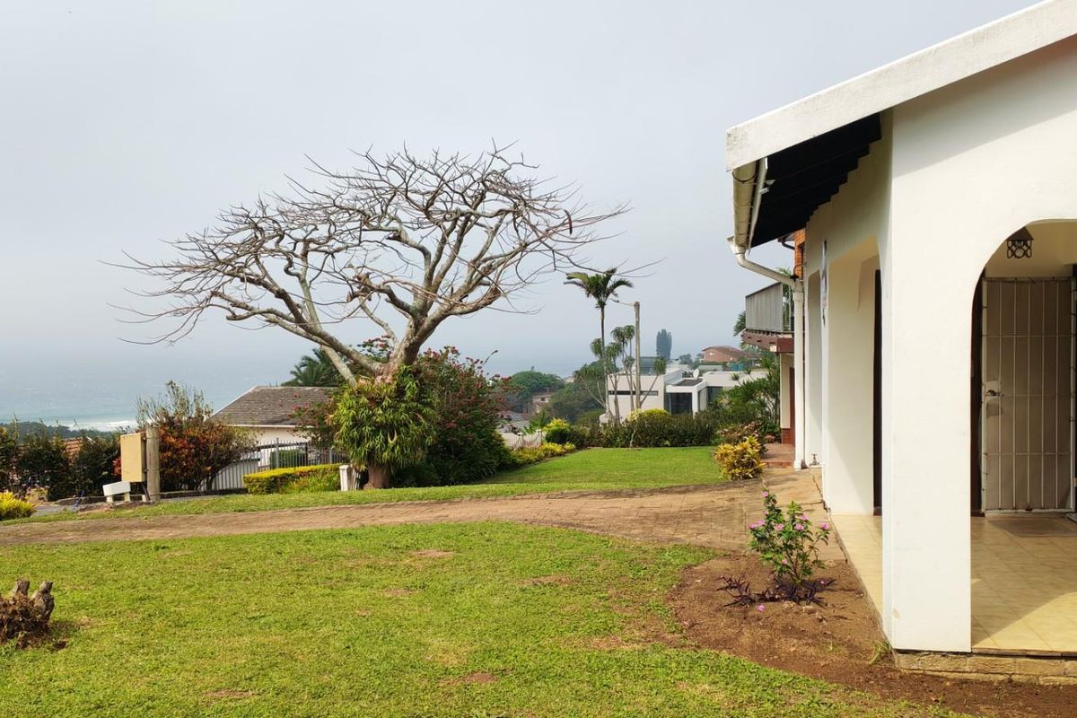 Accent on views!  3 bedroom house with flat in Ramsgate, Margate, KwaZulu Natal - Photo 4