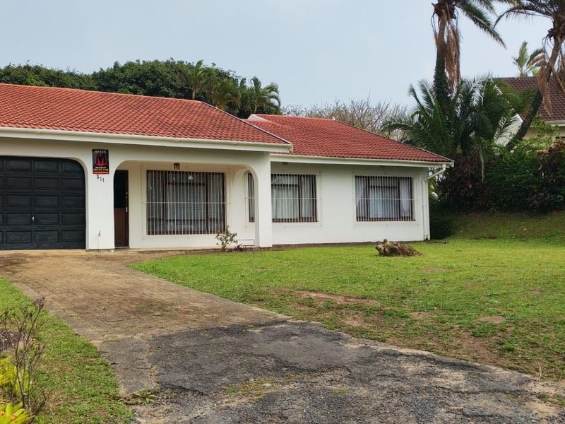 Accent on views!  3 bedroom house with flat in Ramsgate, Margate, KwaZulu Natal - Photo 1