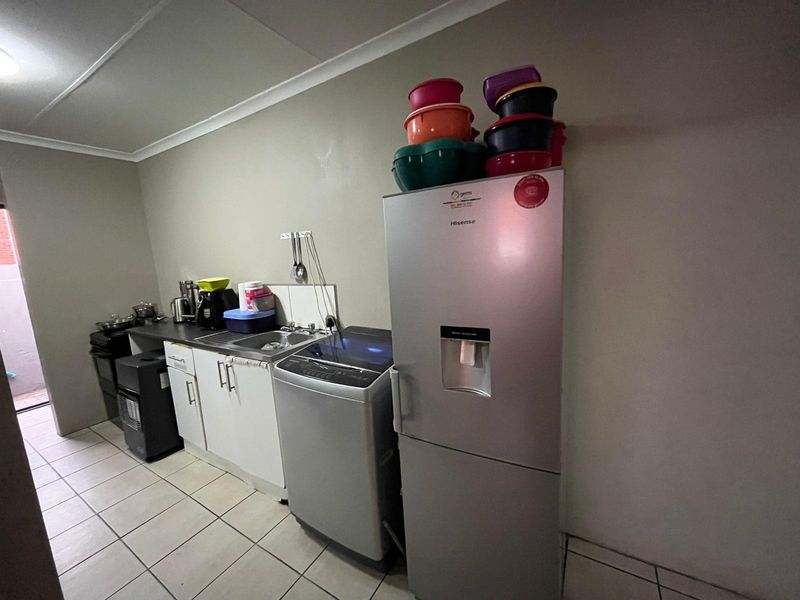 House for Sale in Port Elizabeth - Photo 6