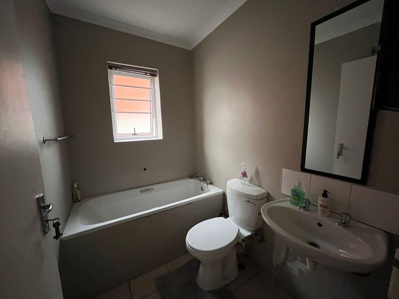 House for Sale in Port Elizabeth - Photo 9