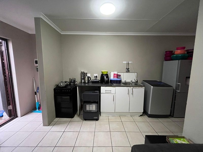 House for Sale in Port Elizabeth - Photo 4