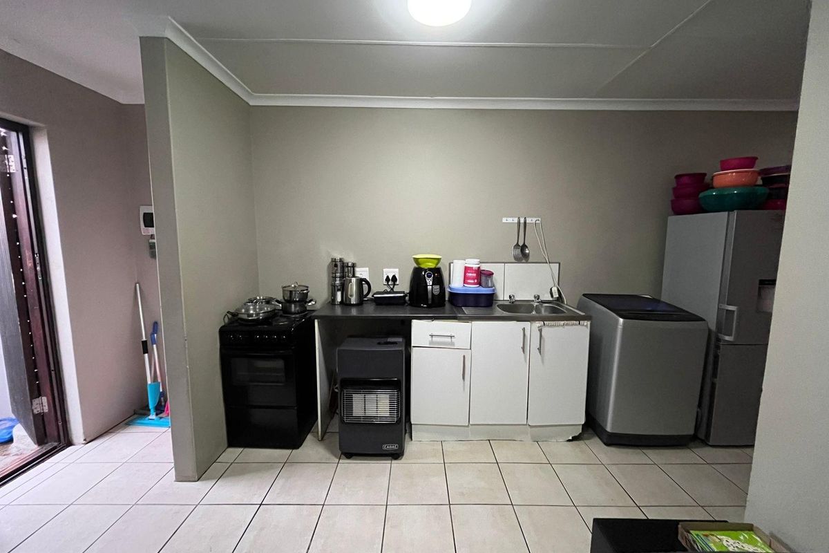 House for Sale in Port Elizabeth - Photo 4
