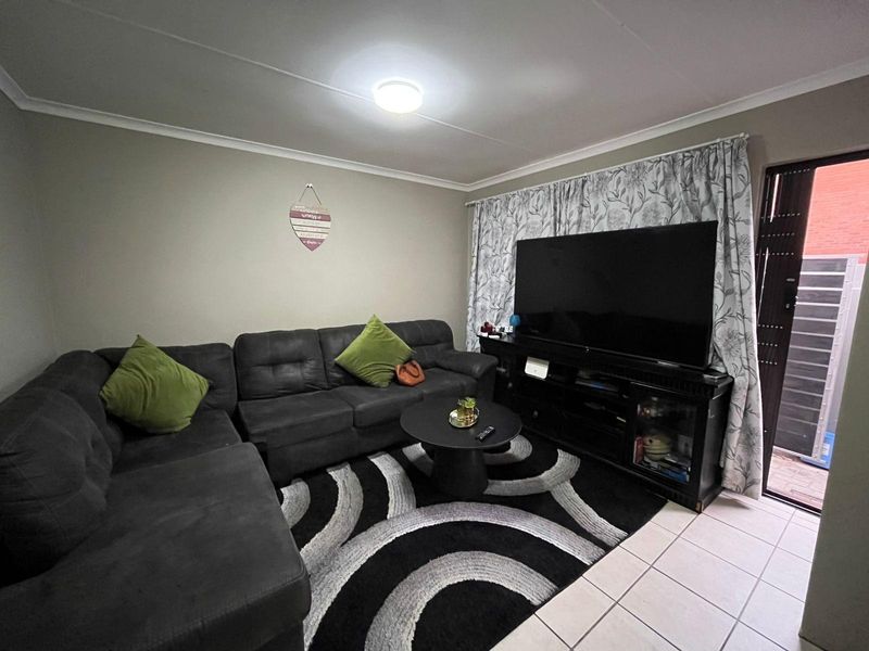 House for Sale in Port Elizabeth - Photo 5
