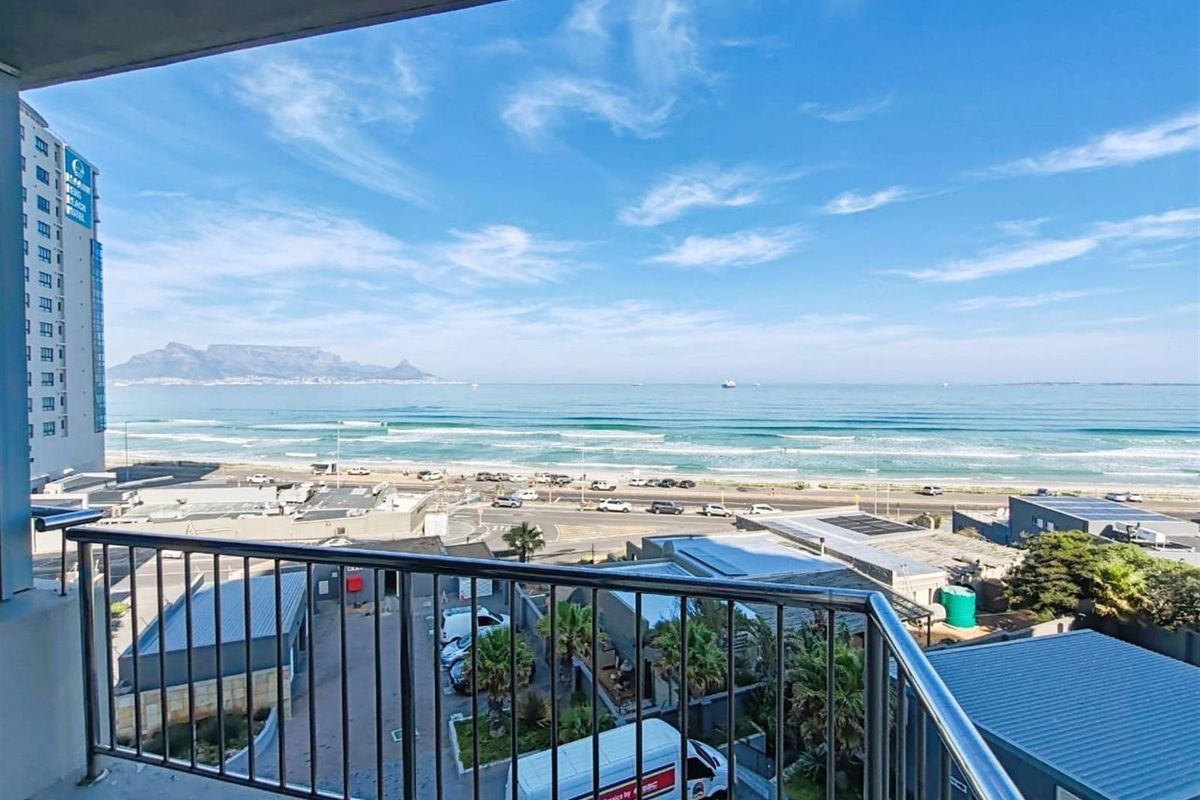 Luxurious Penthouse with Private Pool For Sale - Bloubergstrand - Photo 5