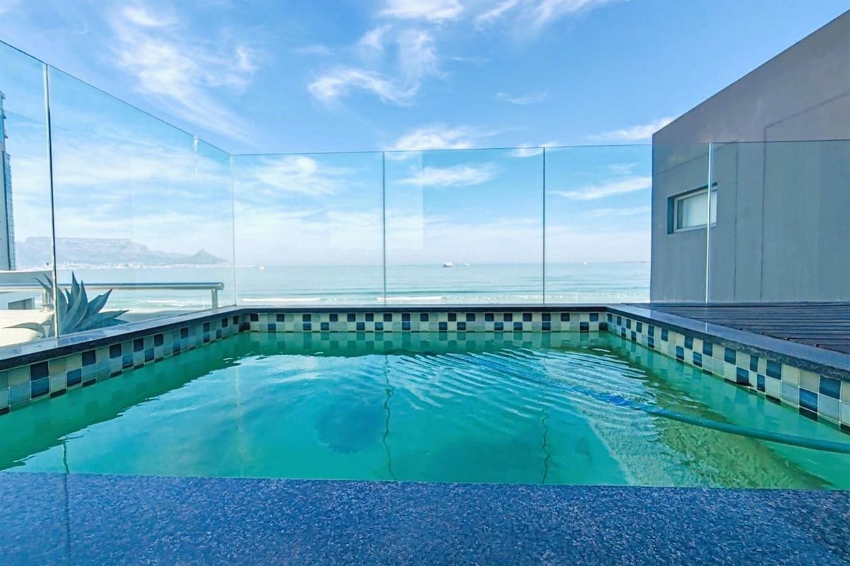 Luxurious Penthouse with Private Pool For Sale - Bloubergstrand - Photo 3