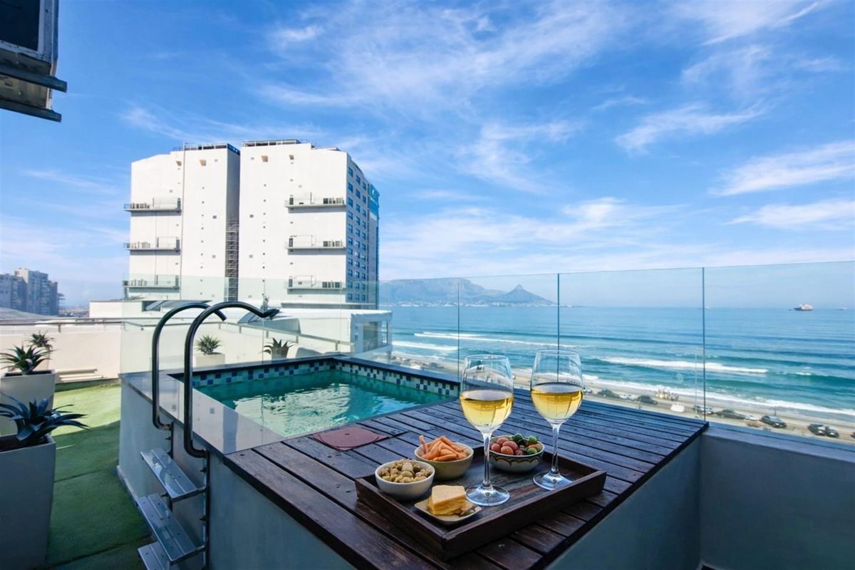 Luxurious Penthouse with Private Pool For Sale - Bloubergstrand - Photo 4