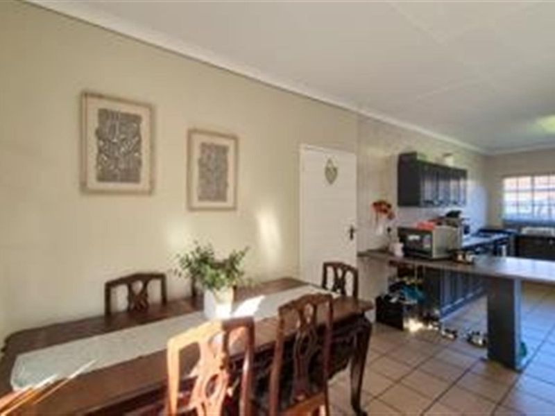 Townhouse Living in Sought-After Aviary Hill - Photo 3