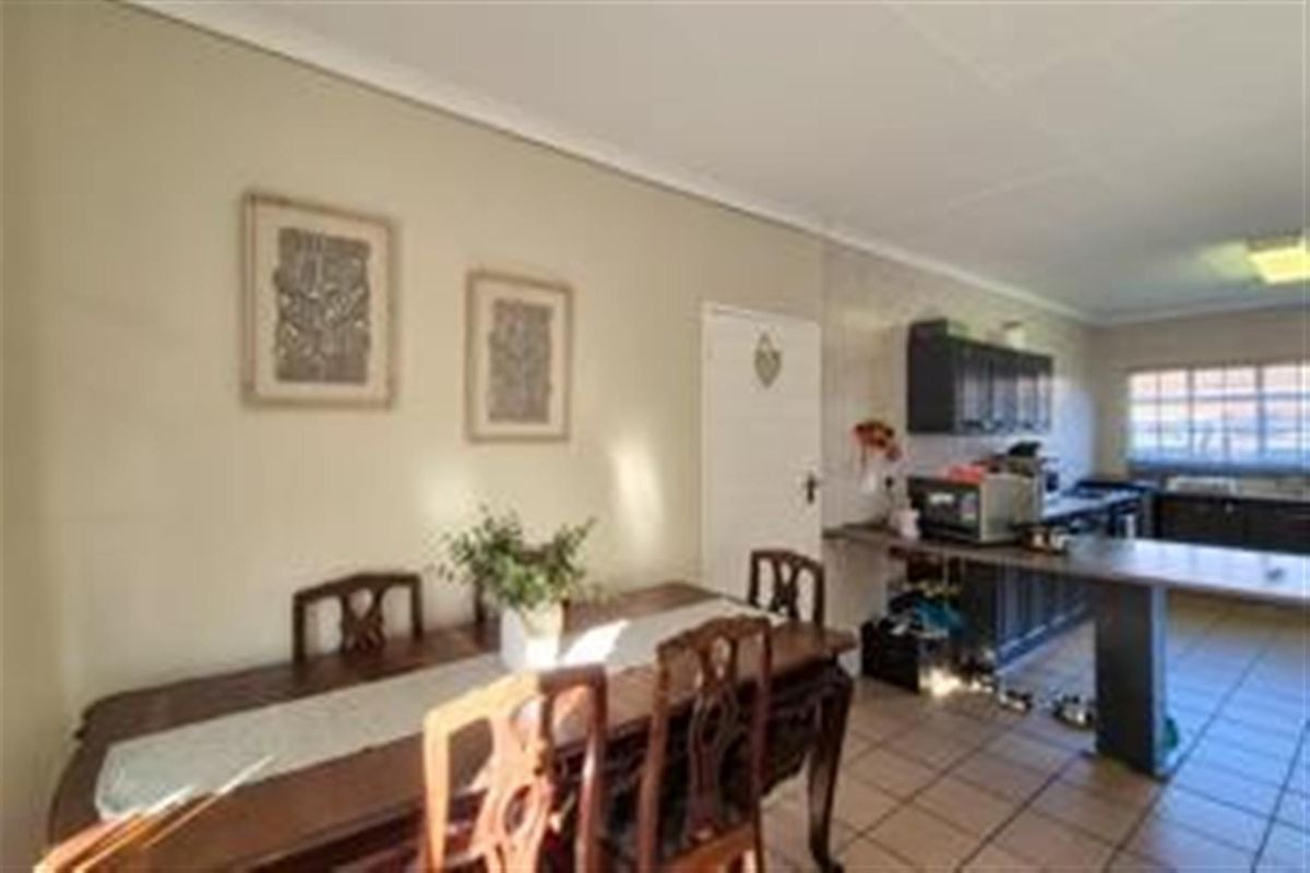 Townhouse Living in Sought-After Aviary Hill - Photo 3
