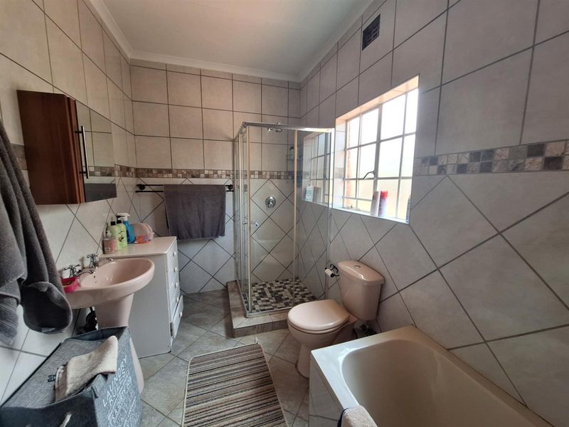 House For Sale in Kranspoort Middelburg Mpumalanga - Photo 7