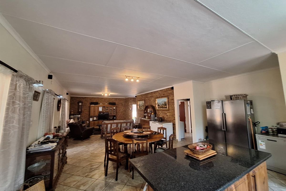 House For Sale in Kranspoort Middelburg Mpumalanga - Photo 3